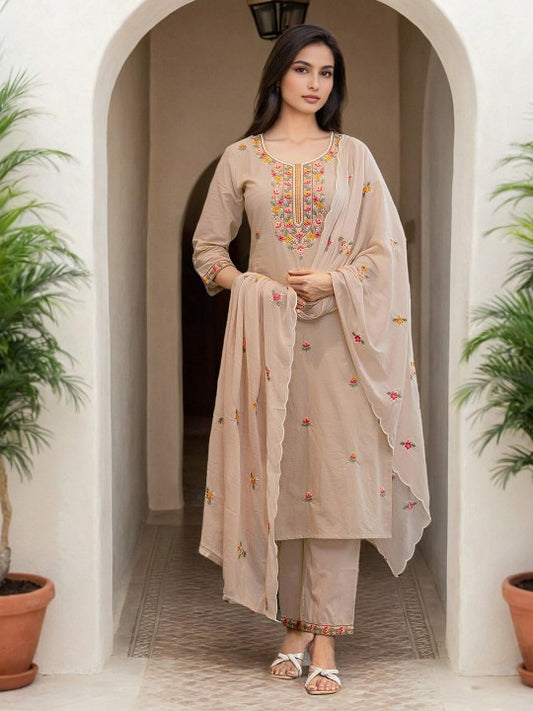 Women Floral Printed Kurta with Trousers & Dupatta