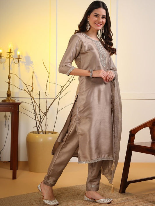 Women Embroidered Regular Kurti with Trousers & With Dupatta