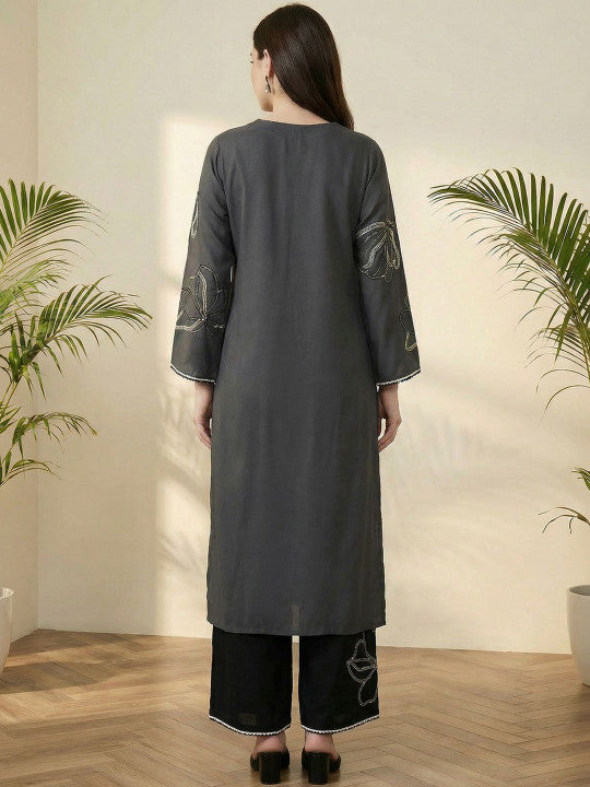 Women Floral Embroidered Regular Thread Work Kurta with Palazzos