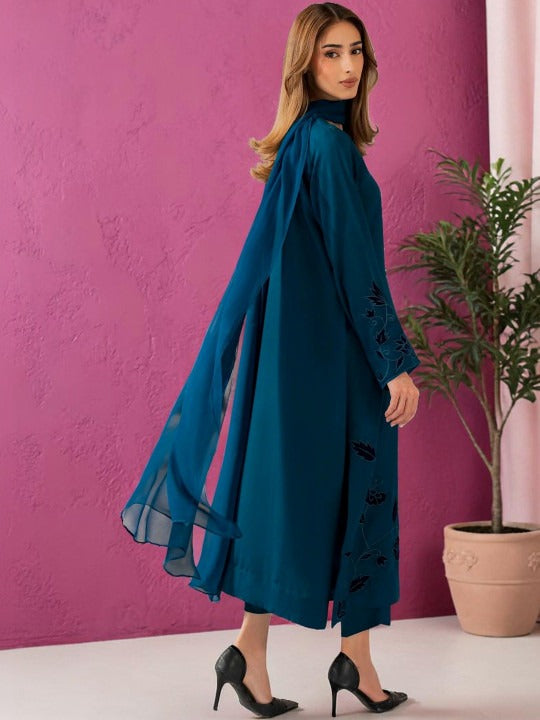 Women Floral Embroidered Regular Thread Work Chanderi Silk Kurta with Trousers & With Dupatta