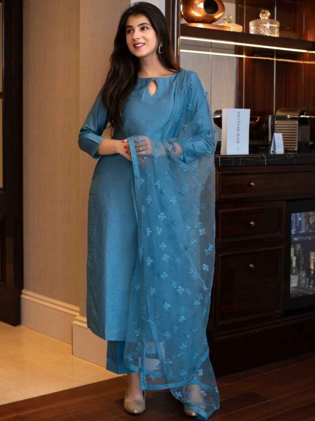 Women Regular Kurta with Trousers & With Dupatta