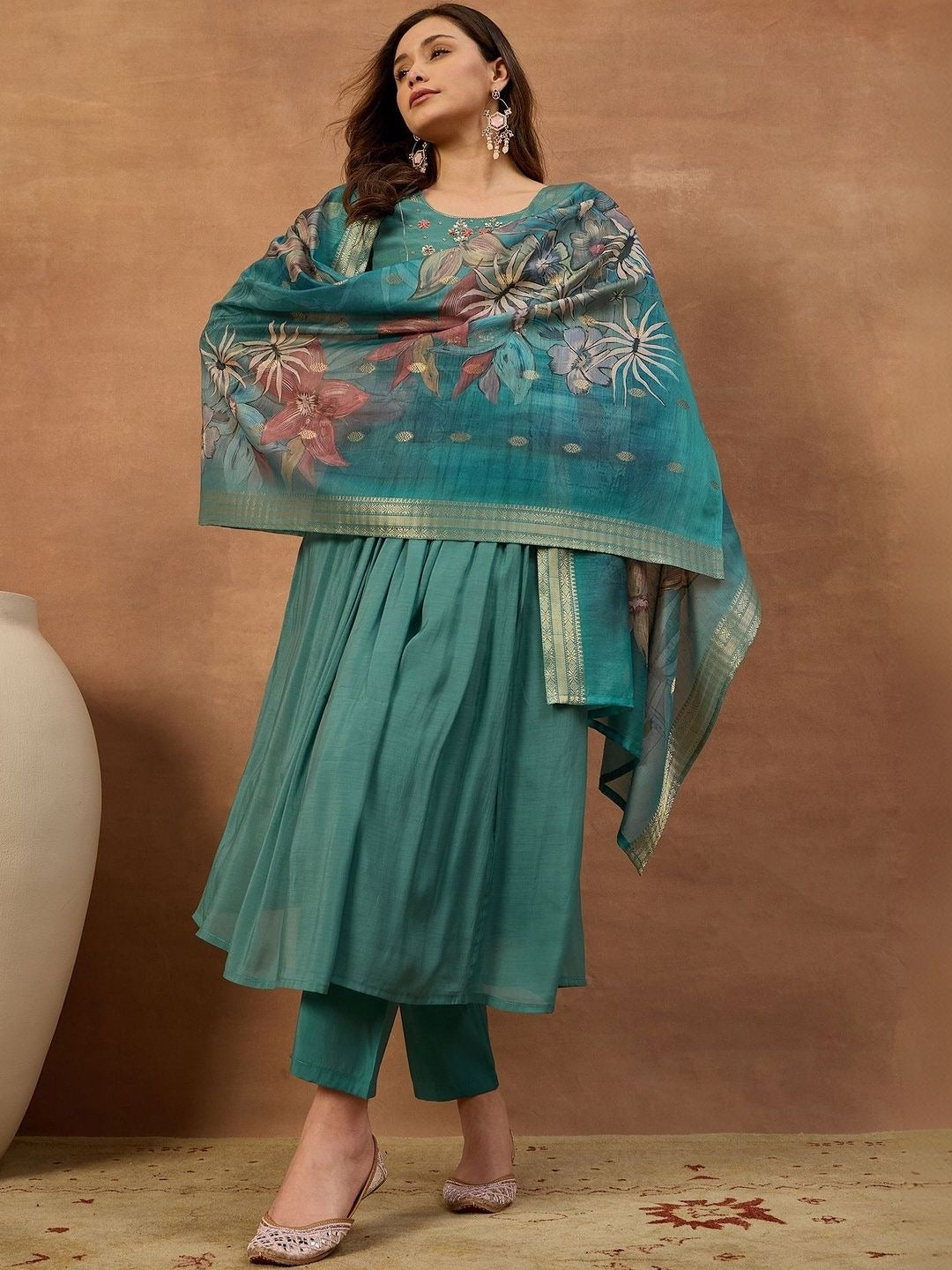 Women Floral Thread and Sequinned Embroidered Kurta & Trouser with Dupatta