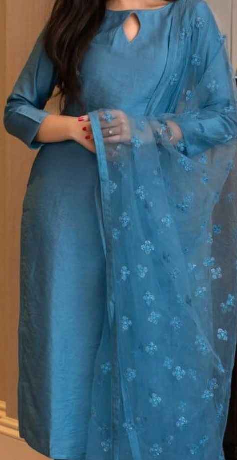 Women Regular Kurta with Trousers & With Dupatta