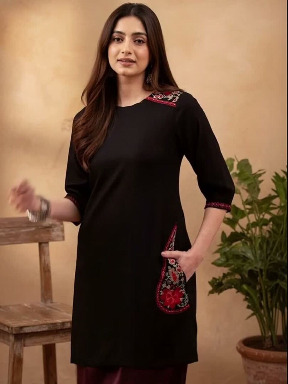 Women Floral Embroidered Thread Work Kurta
