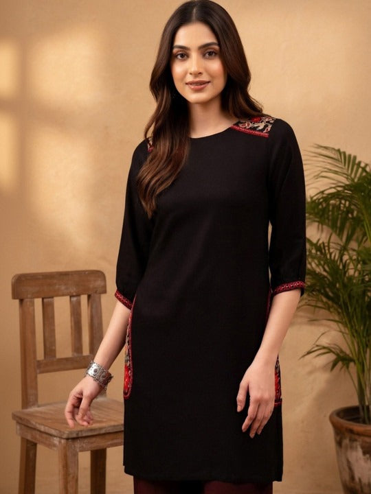Women Floral Embroidered Thread Work Kurta