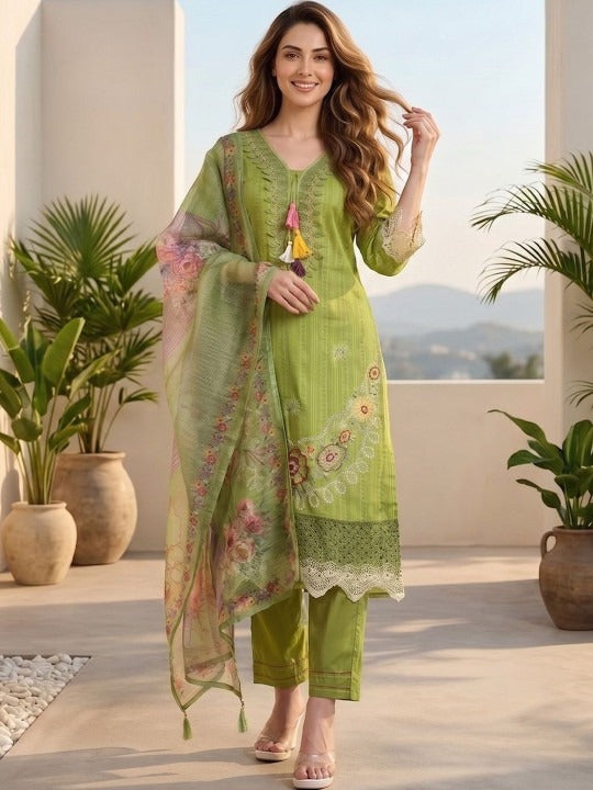 Women Floral Embroidered Regular Thread Work Pure Cotton Kurta with Trousers & With Dupatta