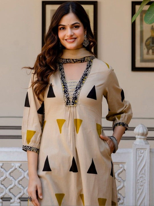 Women Printed Regular Thread Work Pure Cotton Kurta with Trousers & With Dupatta