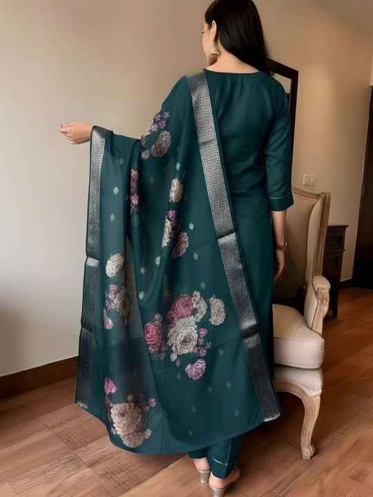 Women Embroidered Regular Patchwork Kurti with Trousers & With Dupatta