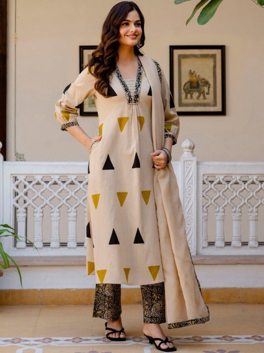 Women Printed Regular Thread Work Pure Cotton Kurta with Trousers & With Dupatta