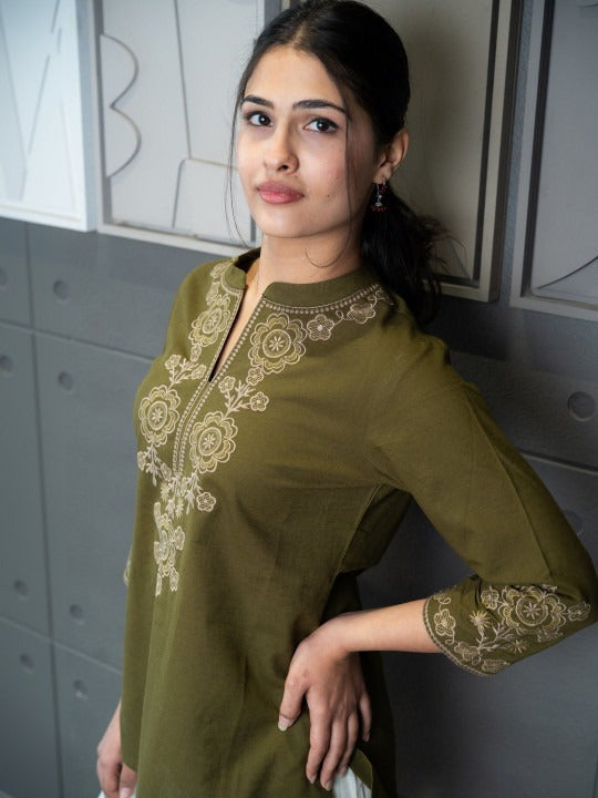 Mandarin Collar Embroidered Ethnic Tunic