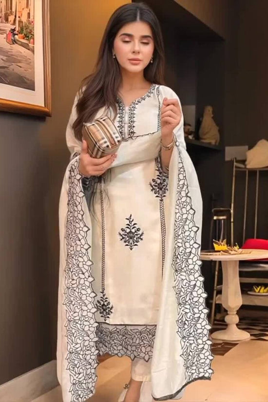 Women Floral Embroidered Thread Work Anarkali Kurta Set With Dupatta