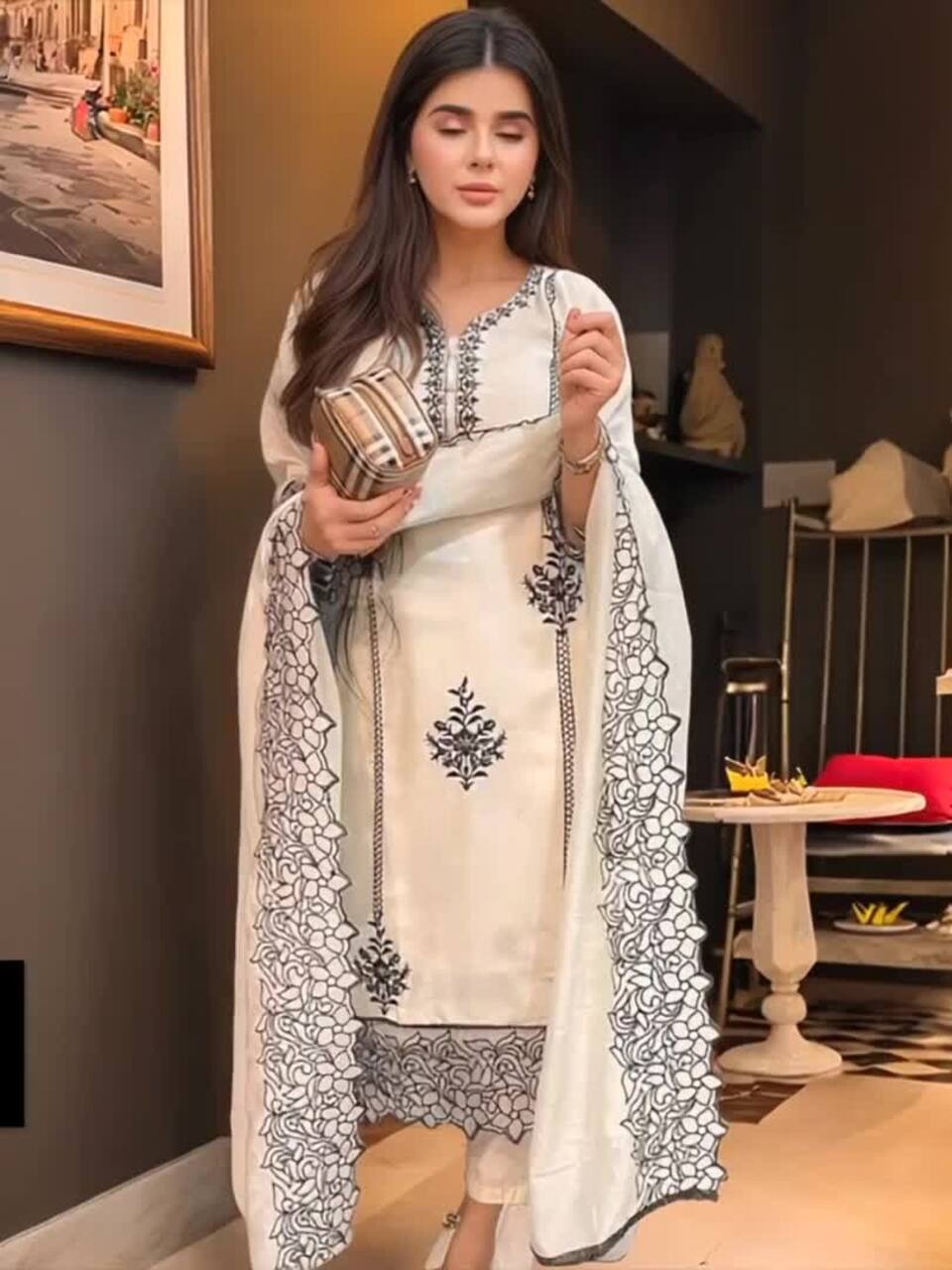 Women Floral Embroidered Thread Work Anarkali Kurta Set With Dupatta