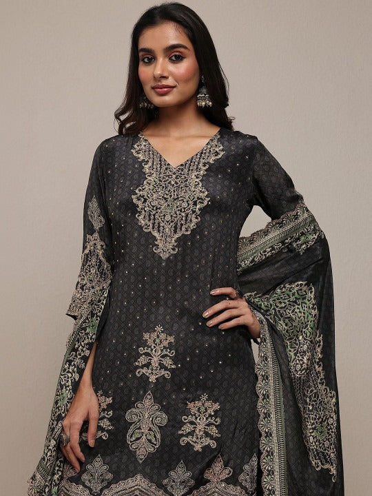 Women Ethnic Motifs Printed Regular Thread Work Silk Crepe Kurta with Sharara & With Dupatta