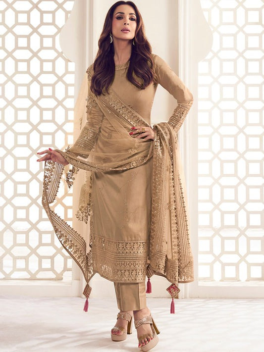 Women Floral Thread and Sequined Embroidered Kurta Set