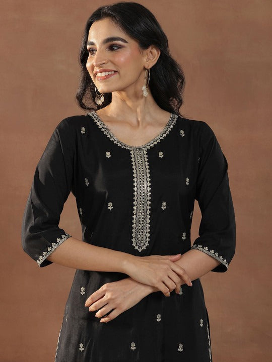 Women Floral Embroidered Regular Kurta with Trousers & With Dupatta