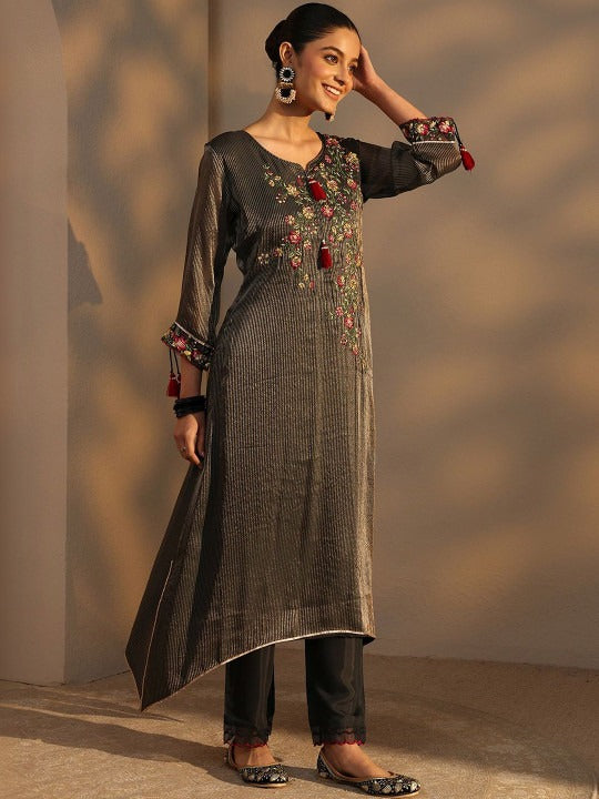 Women Floral Embroidered Regular Kurta with Trousers & With Dupatta