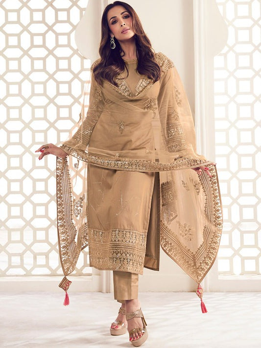 Women Floral Thread and Sequined Embroidered Kurta Set