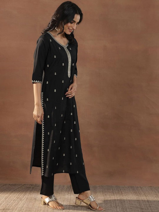 Women Floral Embroidered Regular Kurta with Trousers & With Dupatta