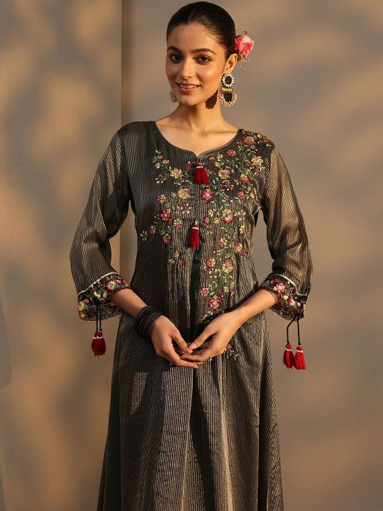 Women Floral Embroidered Regular Kurta with Trousers & With Dupatta