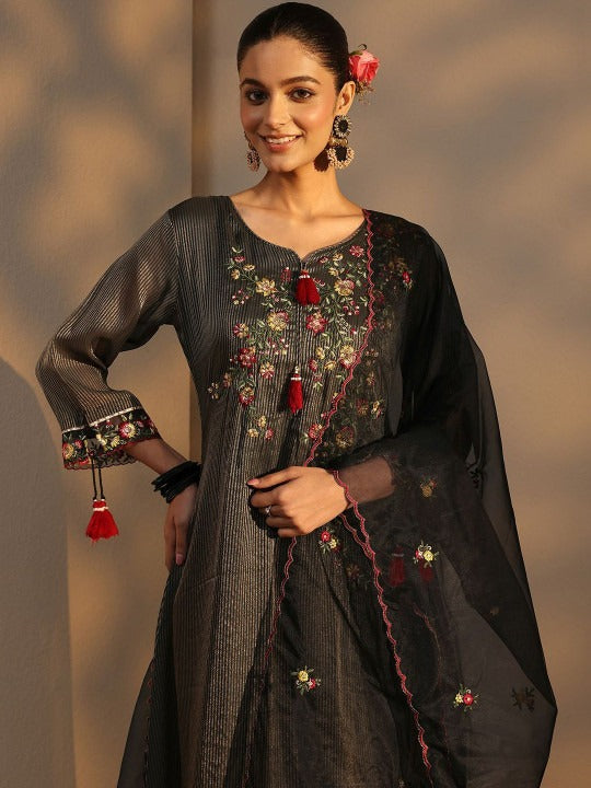 Women Floral Embroidered Regular Kurta with Trousers & With Dupatta