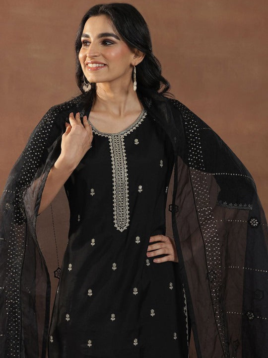 Women Floral Embroidered Regular Kurta with Trousers & With Dupatta