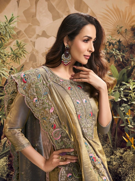 Women Floral Embroidered Zari Straight Crushed Organza Kurta Set