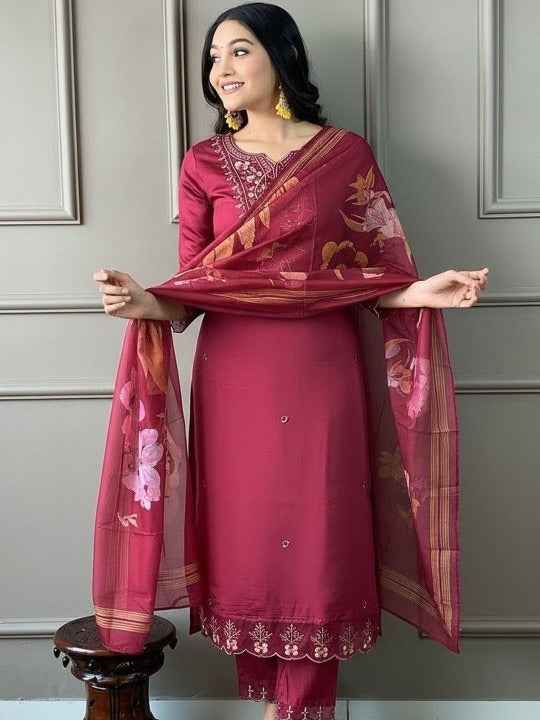 Women Ethnic Motifs Embroidered Regular Thread Work Kurta with Trousers & With Dupatta