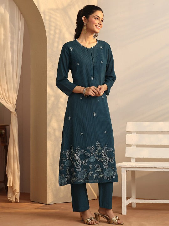 Women Floral Embroidered Regular Thread Work Kurta with Trousers & With Dupatta