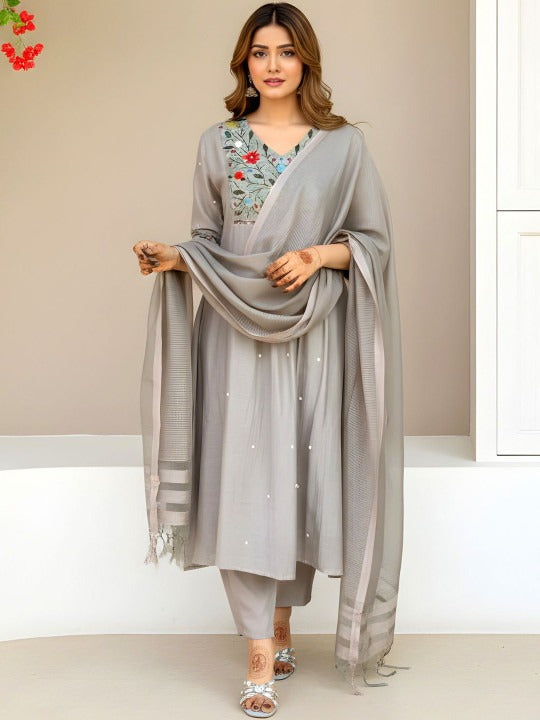 Women Floral Embroidered Regular Sequinned Kurta with Trousers & With Dupatta