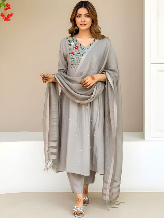 Women Floral Embroidered Regular Sequinned Kurta with Trousers & With Dupatta