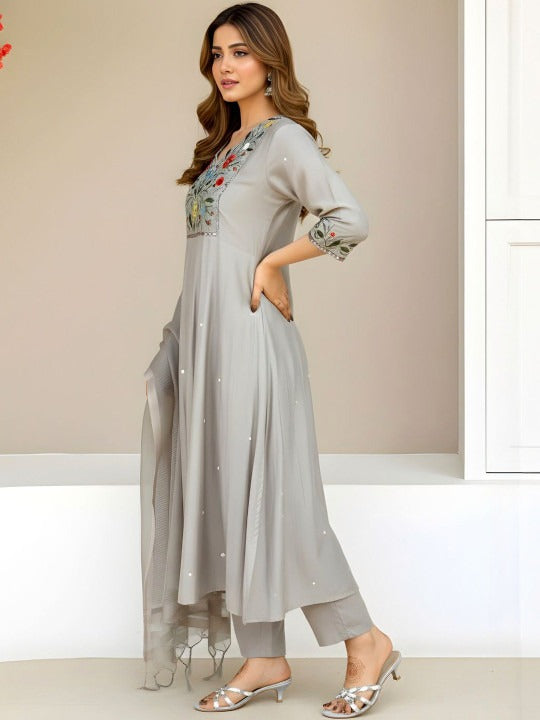 Women Floral Embroidered Regular Sequinned Kurta with Trousers & With Dupatta