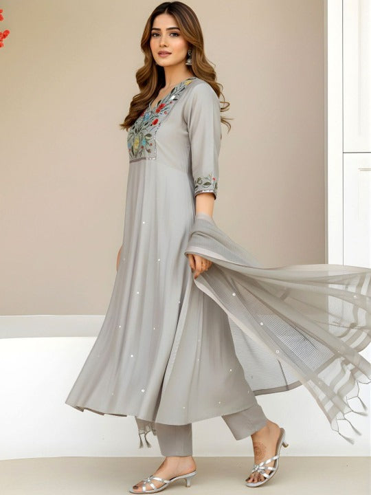 Women Floral Embroidered Regular Sequinned Kurta with Trousers & With Dupatta