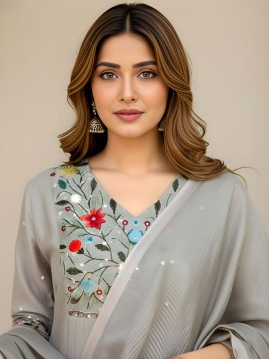Women Floral Embroidered Regular Sequinned Kurta with Trousers & With Dupatta
