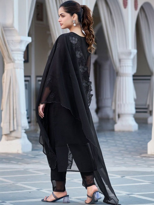 Women Printed Regular Kurta with Trousers & With Dupatta