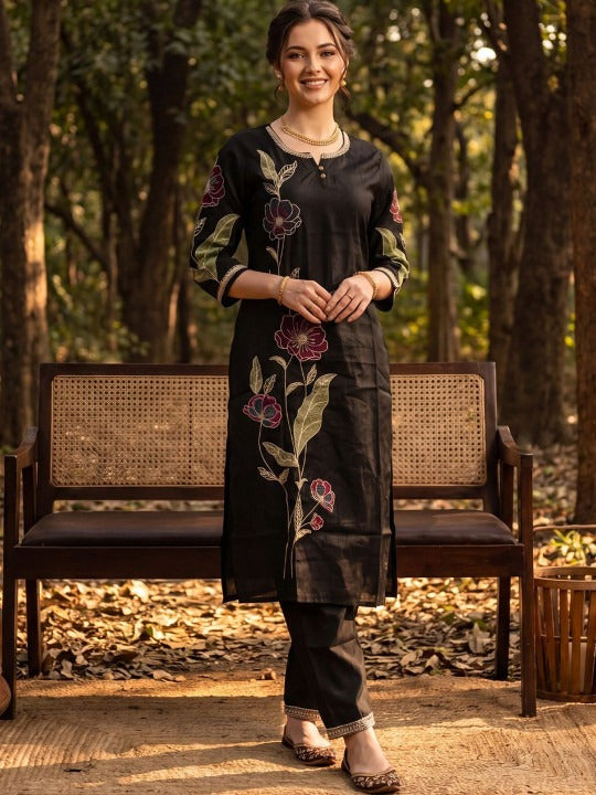 Women Floral Embroidered Regular Thread Work Liva Kurta with Trousers