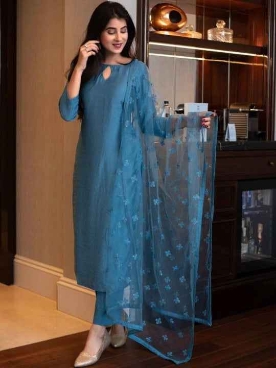 Women Regular Kurta with Trousers & With Dupatta