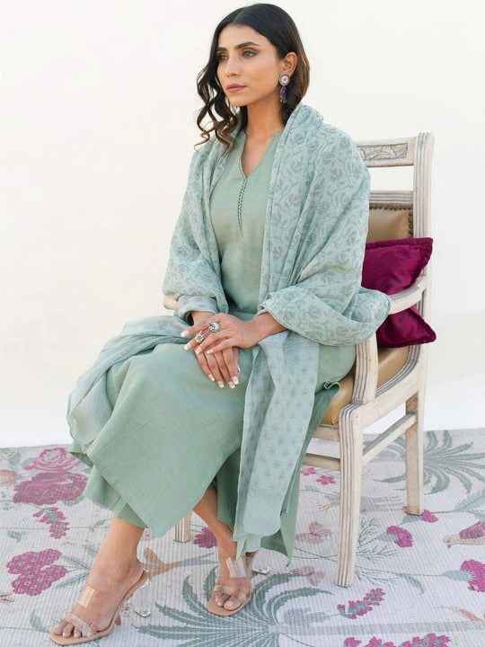 Women Ethnic Motifs Regular Kurta with Trousers & With Dupatta