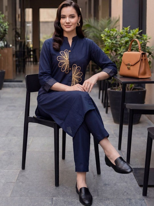 Women Ethnic Motifs Embroidered Regular Thread Work Pure Cotton Kurta with Trousers