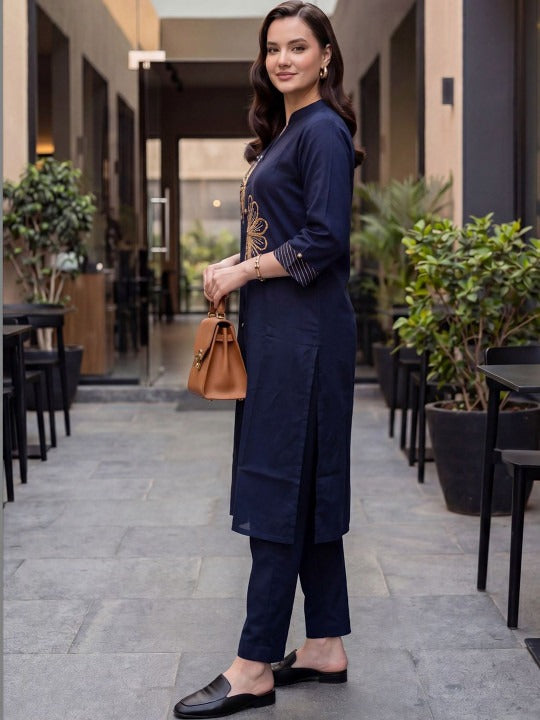 Women Ethnic Motifs Embroidered Regular Thread Work Pure Cotton Kurta with Trousers