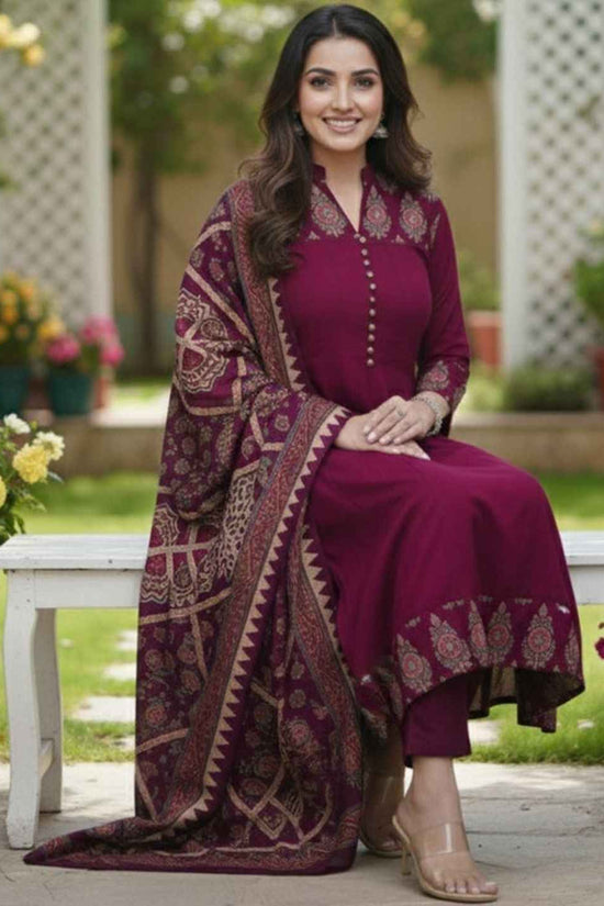 Women Ethnic Motifs Printed Regular Kurta with Trousers & With Dupatta