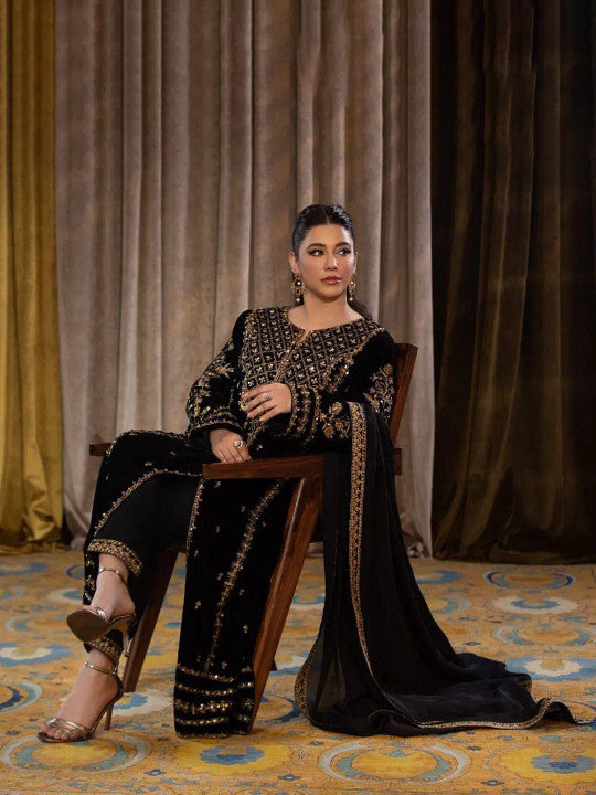 Women Ethnic Motifs Printed Regular Kurta with Trousers & With Dupatta